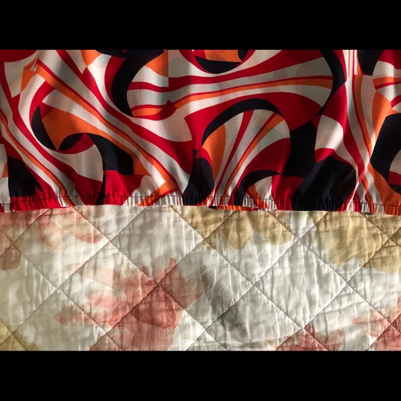 Banana Republic Long Sleeved Tunic Style Blouse - Picture 4 of 6